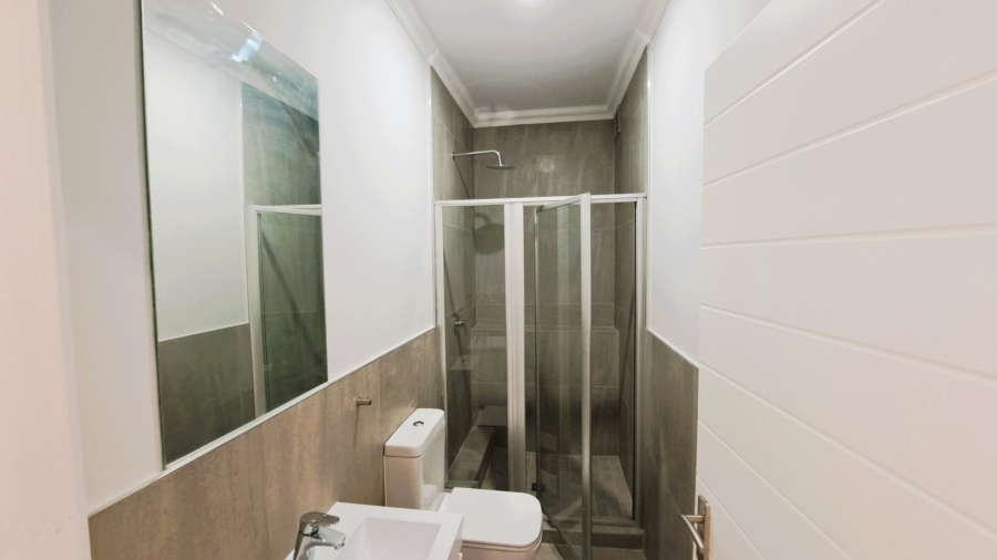 1 Bedroom Property for Sale in Table View Western Cape